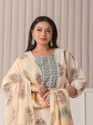 yelloe floral print cotton sequins work plus size kurta set with pant & dupatta 5