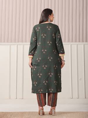 green floral print,patch work,lace work plus size kurta set with pant & dupatta 3