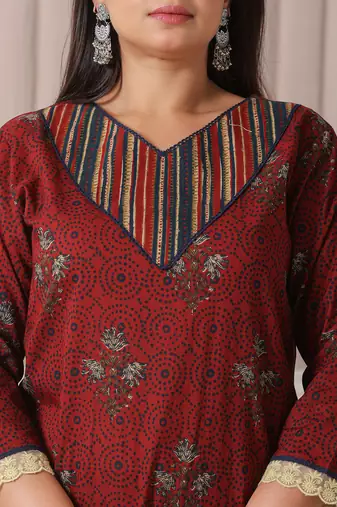 maroon floral print,patch work,lace work plus size kurta set with pant & dupatta