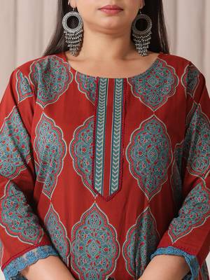 maroon block print cotton lace work plus size kurta set with pant & dupatta 4