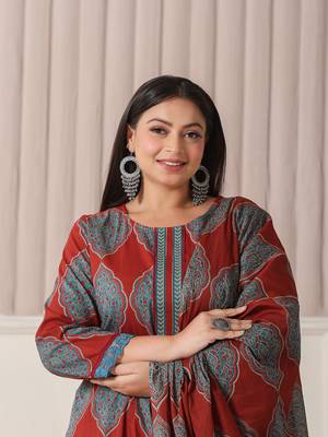 maroon block print cotton lace work plus size kurta set with pant & dupatta 5