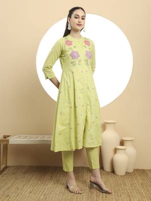  green pure cotton a-line embroidered kurta dupatta set 5