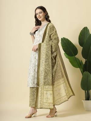 green pure cotton paisley,thread work kurta dupatta pant set 2