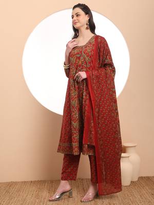  red floral print thread work a-line kurta trouser dupatta set 2