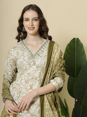 green pure cotton paisley,thread work kurta dupatta pant set 5