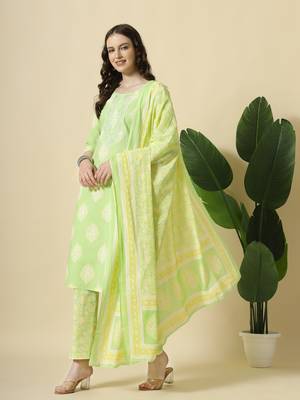 green pure cotton floral print,thread work kurta dupatta pant set 2