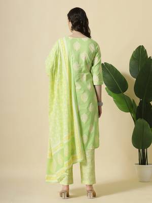 green pure cotton floral print,thread work kurta dupatta pant set 3