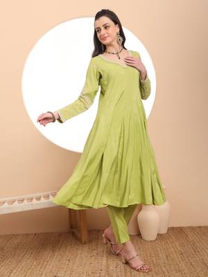  green silk dori embroidery anarkali kurta dupatta pant set 5