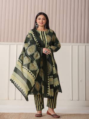 green block print cotton lace work plus size kurta set with pant & dupatta 2