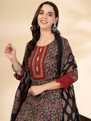  black cotton floral print kurta dupatta set with lace detailing 5