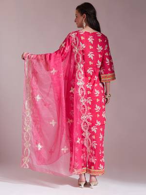 pink cotton lace work kurta set with pant & dupatta 3