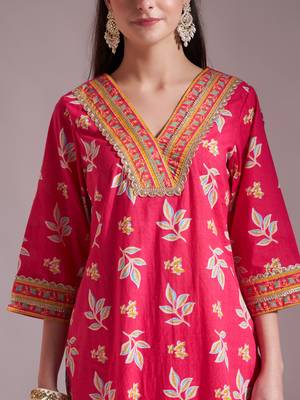 pink cotton lace work kurta set with pant & dupatta 4