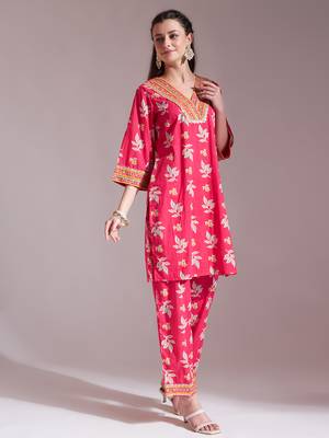 pink cotton lace work kurta set with pant & dupatta 5