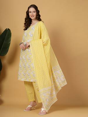 yellow floral print straight kurta trouser dupatta set 2