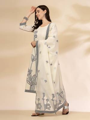 off-white handloom cotton jacquard sequins work kurta dupatta pant set 2