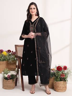 black straight embroidery kurta and trouser with dupatta set 1