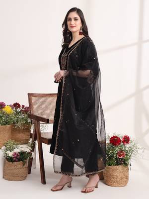 black straight embroidery kurta and trouser with dupatta set 2