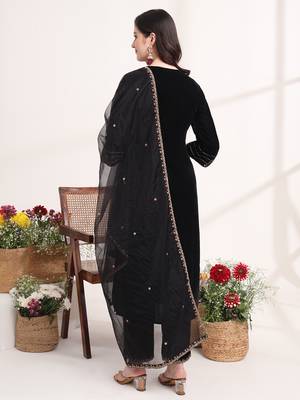 black straight embroidery kurta and trouser with dupatta set 3