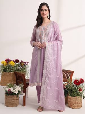 purple embroidery organza straight kurta dupatta set 1