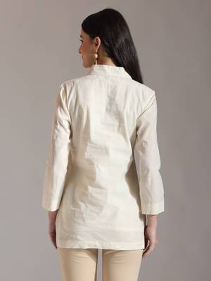white pure cotton top with exquisite embroidery 3