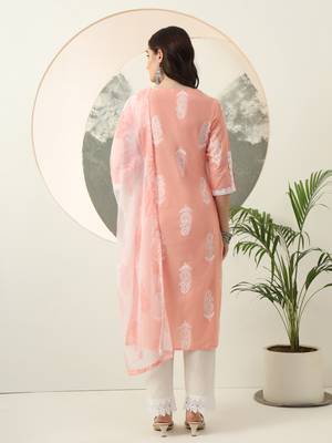 peach paisley,lace work straight kurta trouser dupatta set 3