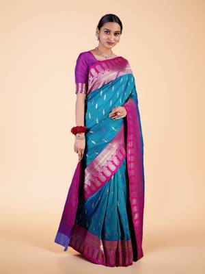 Teal and Magenta Banarasi Silk blend Saree with Intricate Zari Work 5