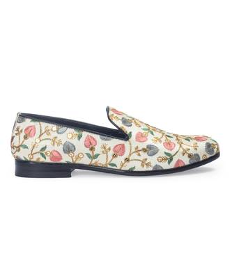 Beige embroidered ethnic kalamkari slipons 2