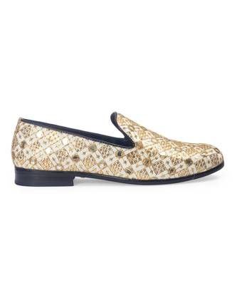 Beige embroidered ethnic darpan slipons 2