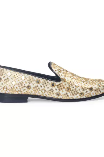 Beige embroidered ethnic darpan slipons