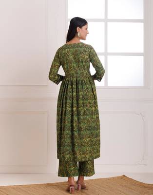 Green dabu hand block printed cotton gathered kurta pant 2