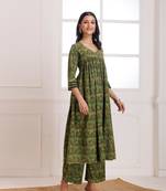 Green dabu hand block printed cotton gathered kurta pant