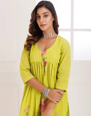Rangreza green handpainted gathered suit set - set of 3 2