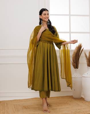 Green schiffli anarkali suit set 4