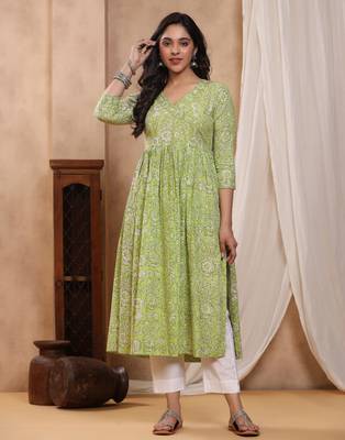Green dabu hand block printed cotton gathered kurti 1