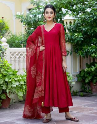 Cherry red gold handblock anarkali set (set of 3) 3