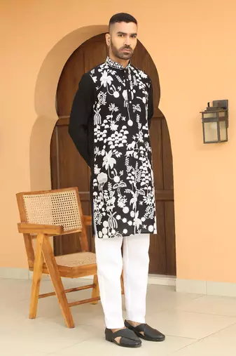 Ethnic motifs embroidered georgette black kurta