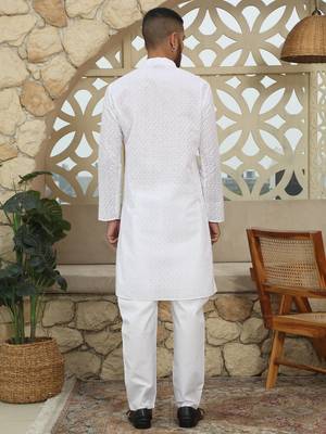 White cotton embroidered classic kurta for men 3