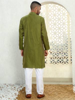 Silk blend ethnic motifs jacqaurd green kurta 3