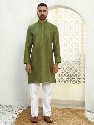Silk blend ethnic motifs jacqaurd green kurta with pyjama 5