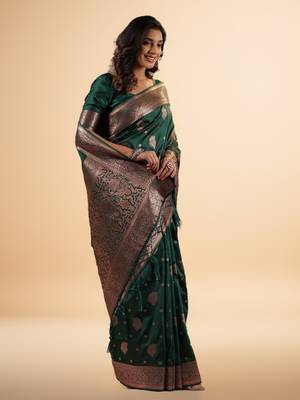 emerald green banarasi art silk saree with intricate zari weaving 3