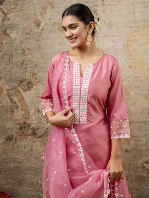 Women's embroidery silk blend straight kurta with pant & organza dupatta set 2