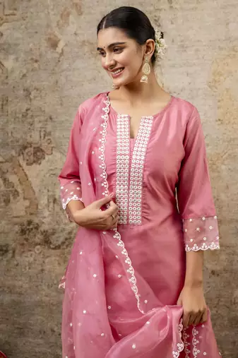 Women's embroidery silk blend straight kurta with pant & organza dupatta set