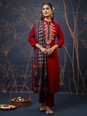 Women's cotton silk blend embroidered straight kurta pants set with chanderi print dupatta 1