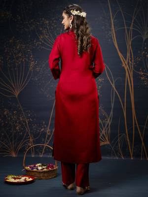 Women's cotton silk blend embroidered straight kurta pants set with chanderi print dupatta 3