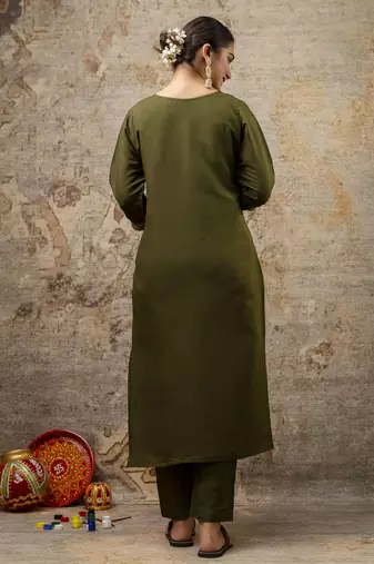Women's embroidery silk blend straight kurta with pant & chanderi dupatta set