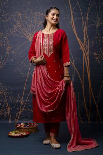 Women's embroidery silk blend straight kurta with pant & chanderi dupatta set