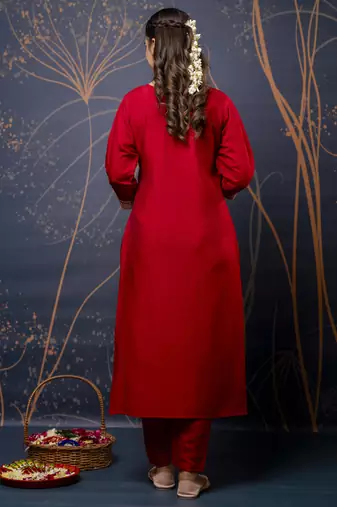 Women's embroidery silk blend straight kurta with pant & chanderi dupatta set