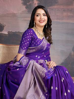 Royal purple banarasi silk blend saree with elegant paisley weave 4