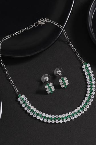Green color stone necklace set