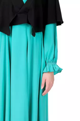 Frilled Removable Jacket With Flared Abaya